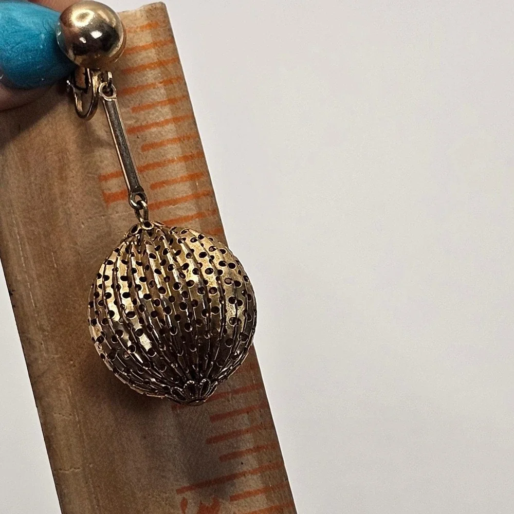 Vintage Gold-Tone Clip-On Drop Earrings Filigree Ball‎ Dangle Mid Century Glam